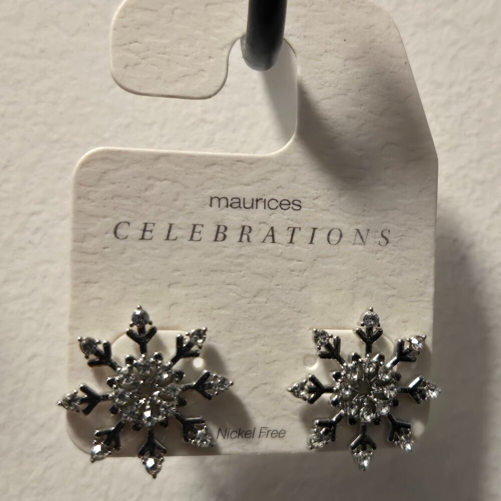 NWT Maurices Celebrations Silver Snowflake Crystal Stud Earrings
